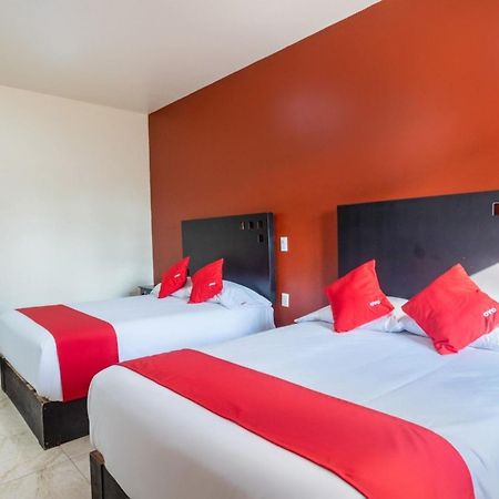 Oyo Hotel Emperadores Inn, Атлиско Екстериор снимка