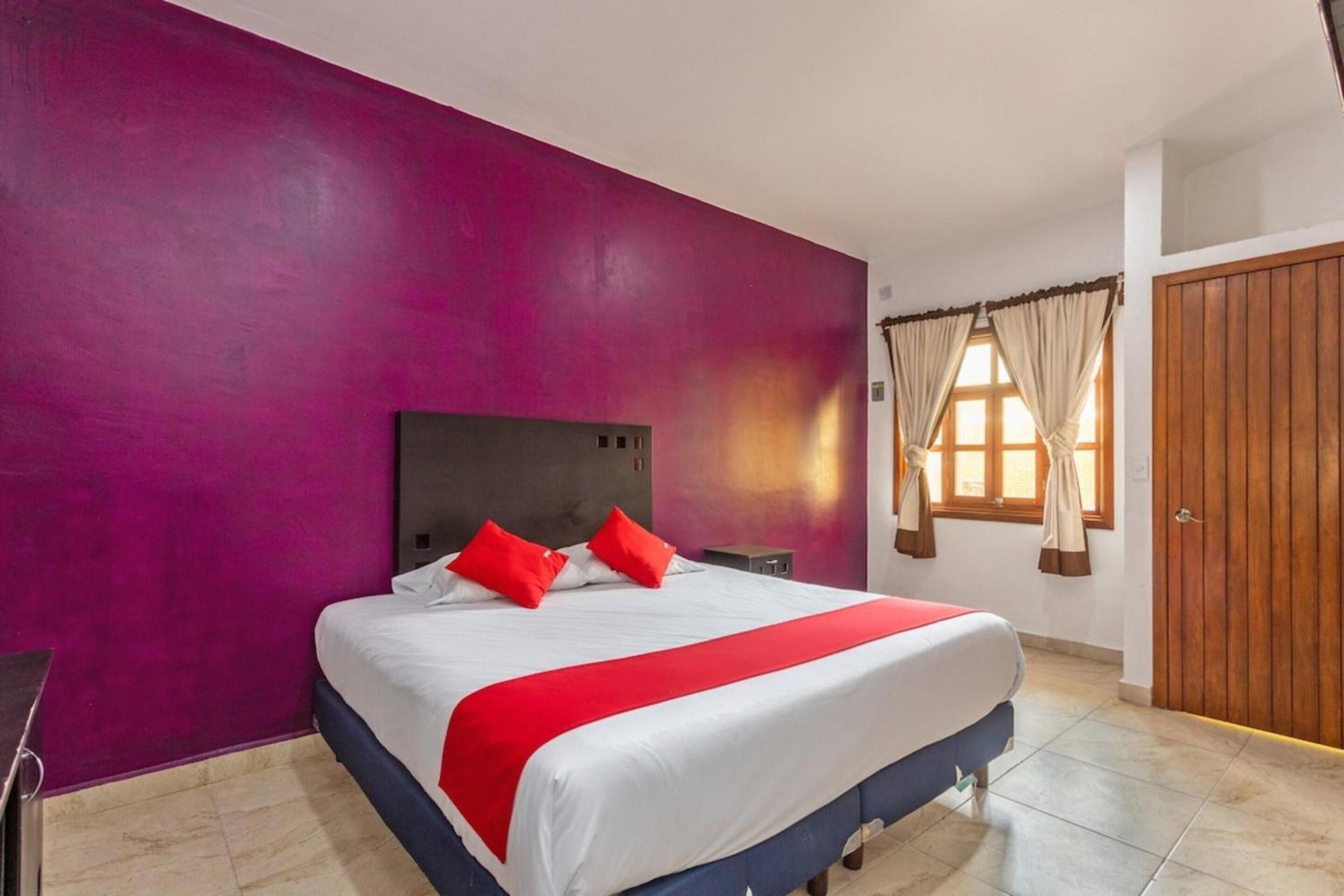 Oyo Hotel Emperadores Inn, Атлиско Екстериор снимка