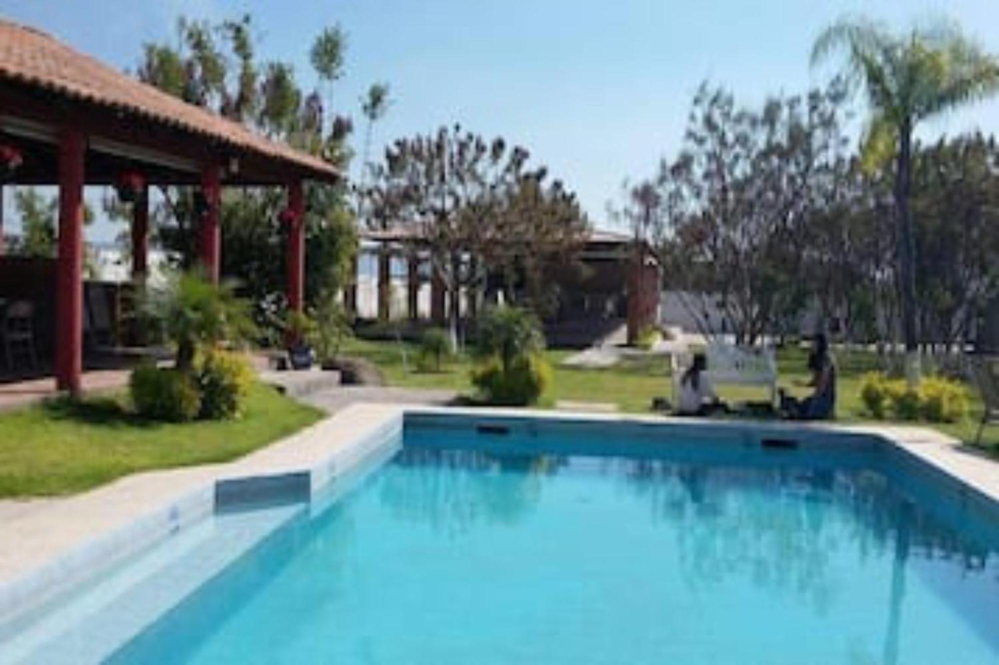 Oyo Hotel Emperadores Inn, Атлиско Екстериор снимка