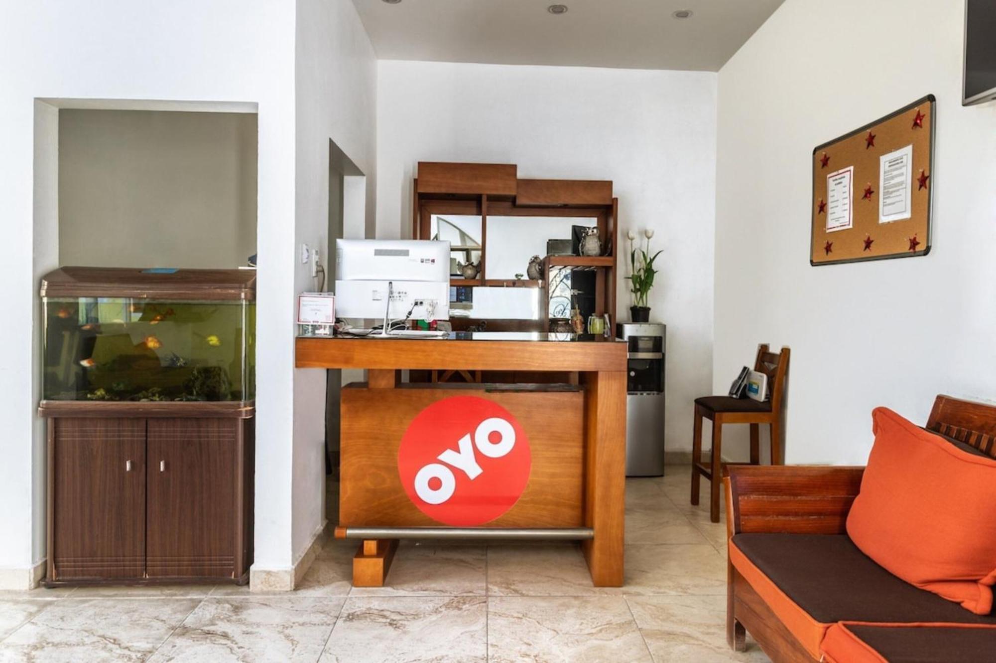 Oyo Hotel Emperadores Inn, Атлиско Екстериор снимка