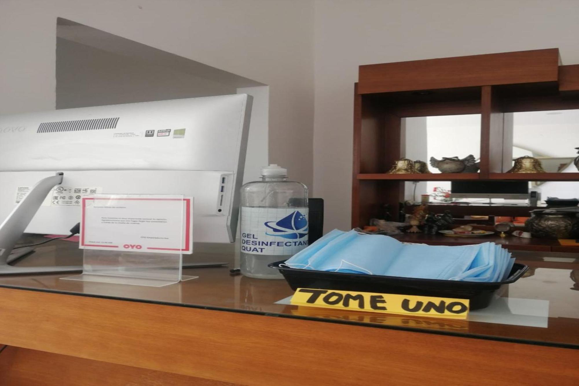 Oyo Hotel Emperadores Inn, Атлиско Екстериор снимка